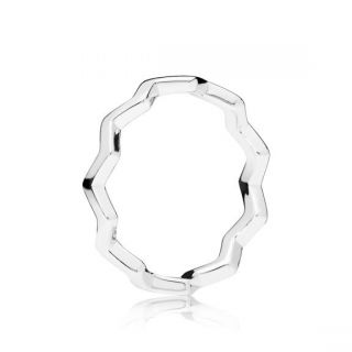 Timeless Zigzag Ring